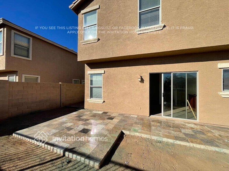 Building Photo - 8231 W Carol Ave