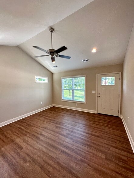 Vaulted ceiling, double window, ceiling fan for optimal air movement - 891 Old Vinton Mill Rd NE Unit B