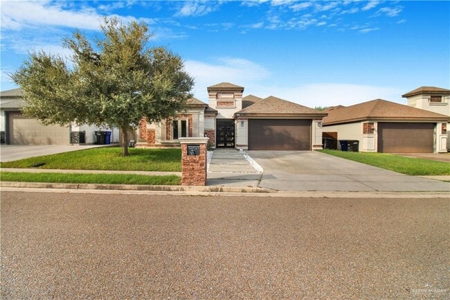 Building Photo - 30 Queens Ave