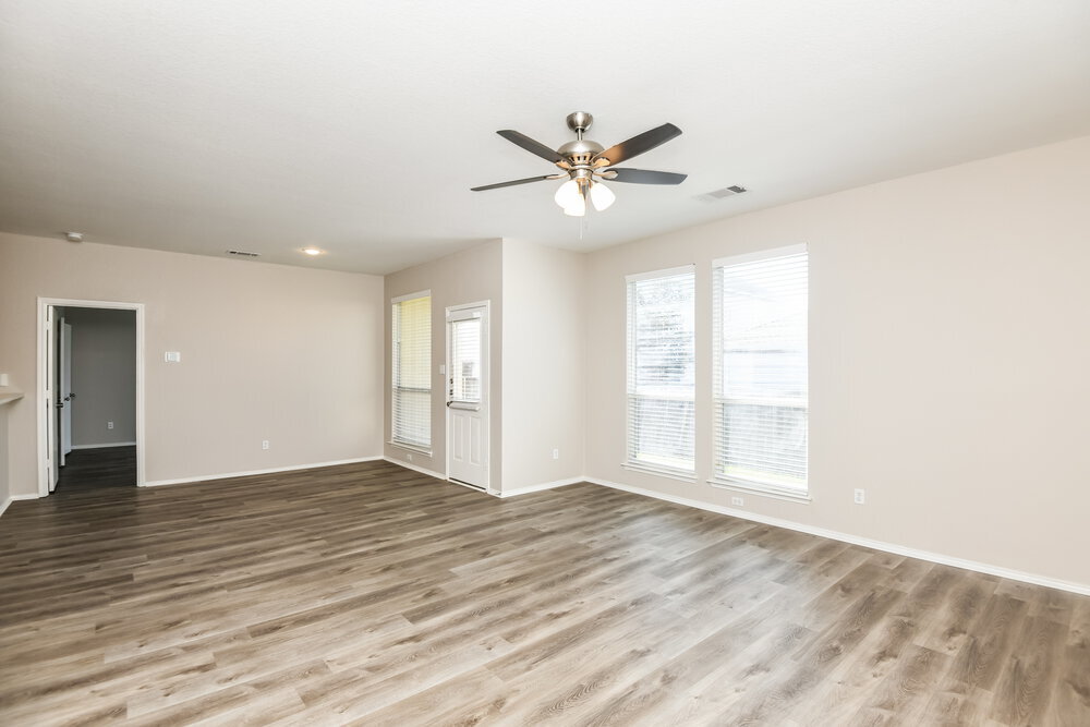Building Photo - 9909 Amaryllis Ln