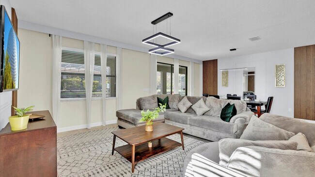 Building Photo - 1434 Rolling Fairway Dr