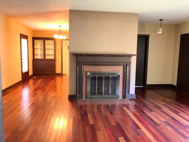 Building Photo - 1619 Jones Blvd