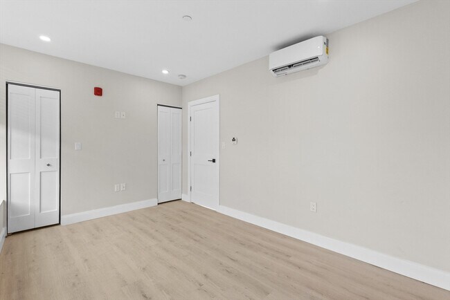 Building Photo - 153 Green St