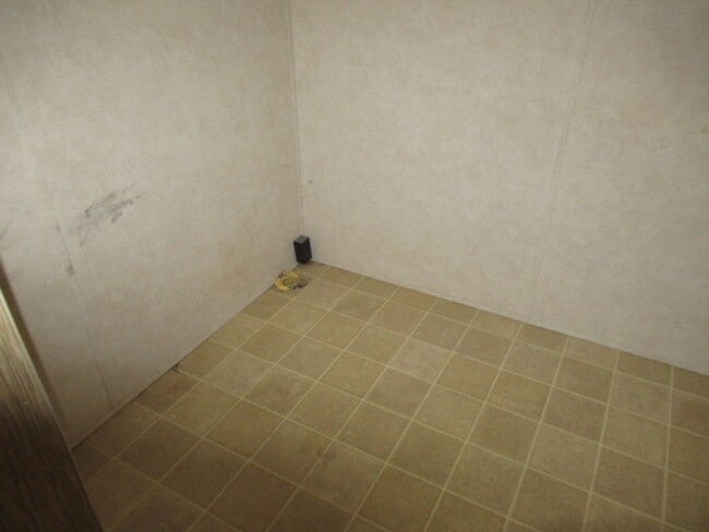 Building Photo - 406 Crystal Dr