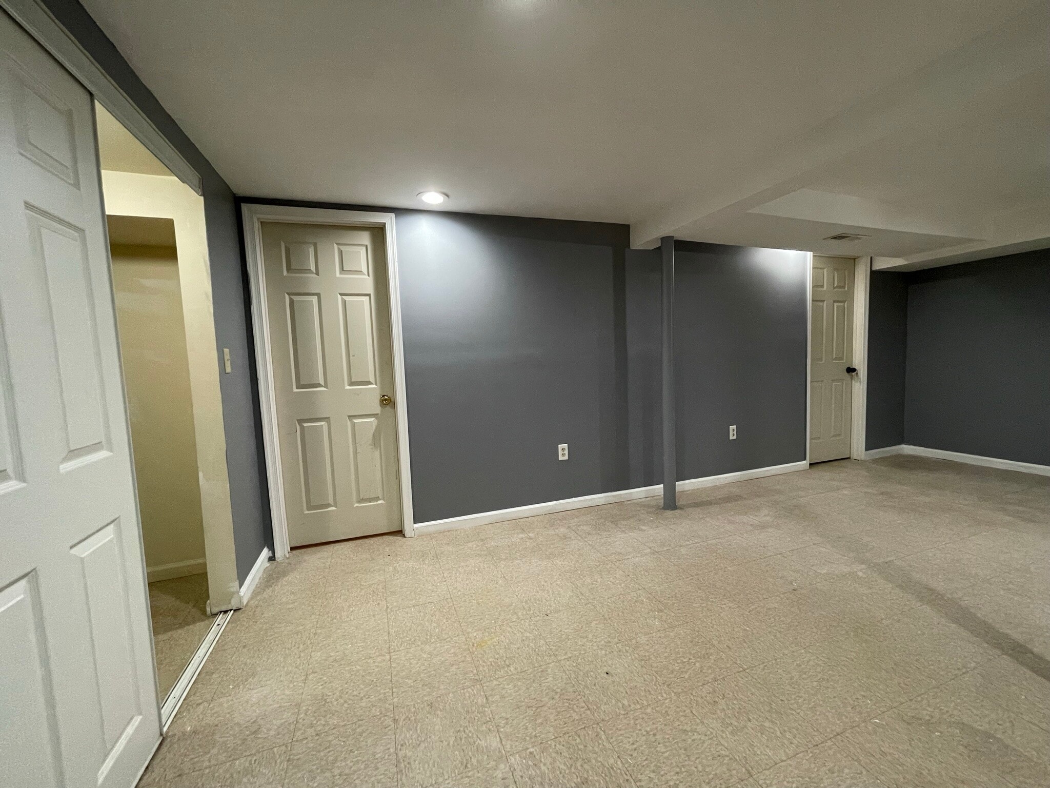 Building Photo - 216 Carnation Ct