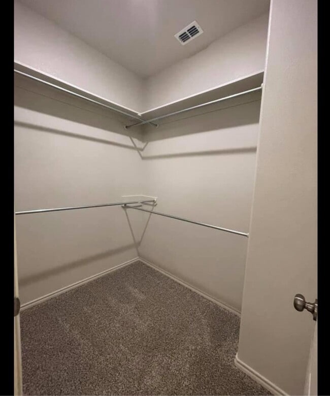 Building Photo - 2615 136th St