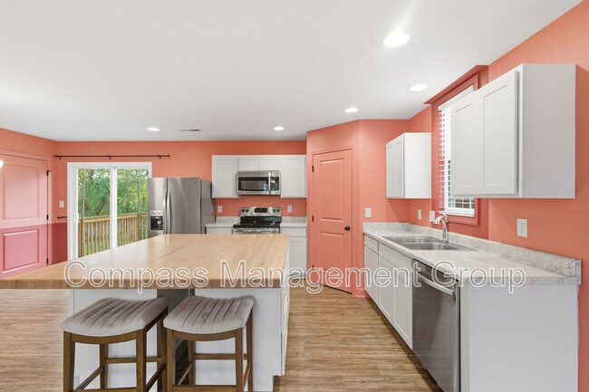 Building Photo - 3104 Husky Way