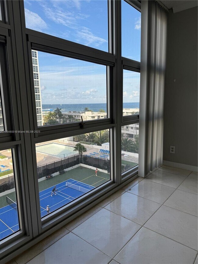 Building Photo - 525 N Ocean Blvd