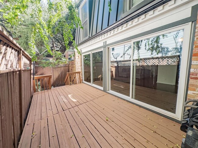 Building Photo - 2704 San Pedro St