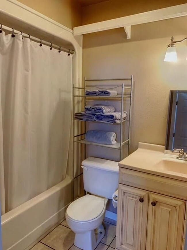 Building Photo - RENTAL Fully Furnished 4 bedroom home
