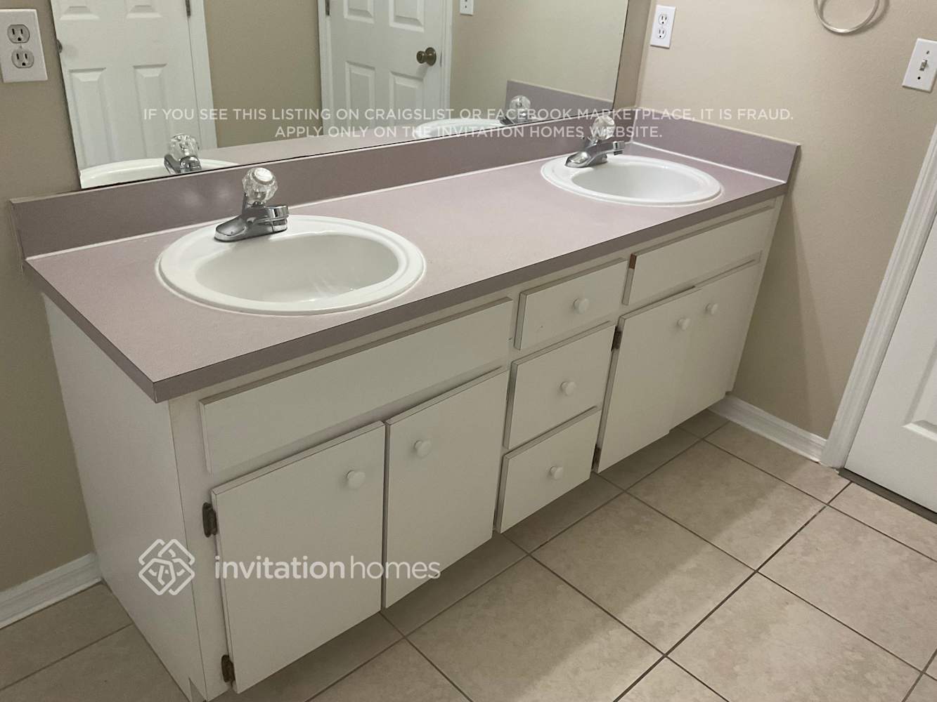 Building Photo - 913 W Lake Cannon Dr NW