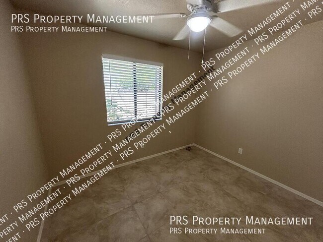 Building Photo - 551 S Lesueur