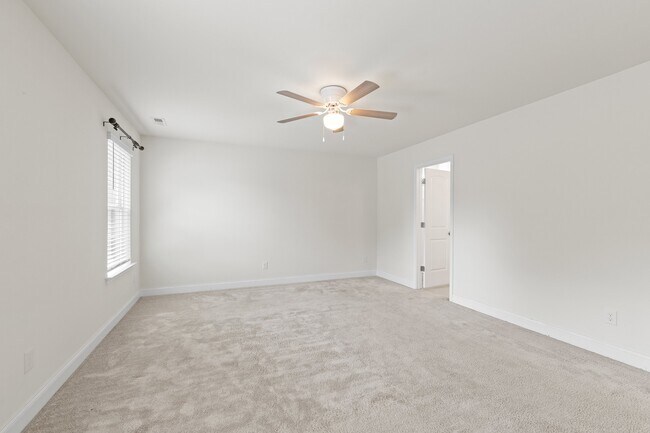 Building Photo - 404 Avery Glenn Way