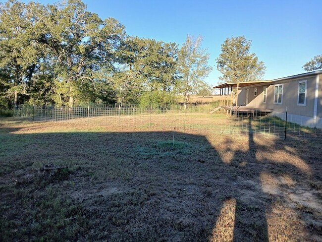 Building Photo - 7070 FM1115