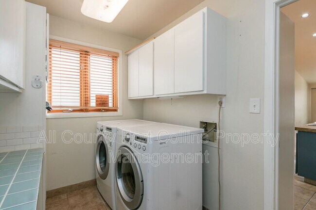 Building Photo - 1913 Wallenberg Dr