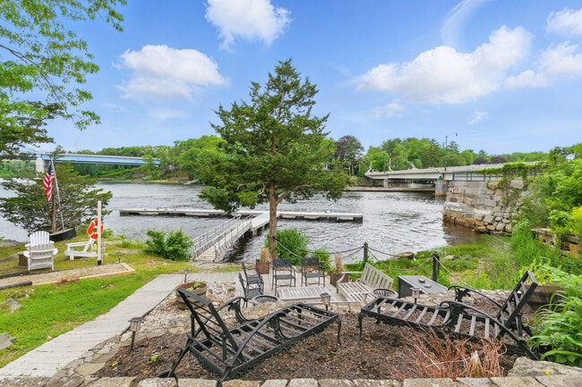 Building Photo - 1 Deer Is Rd