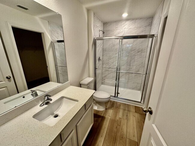 Building Photo - 29 Pineland Ln