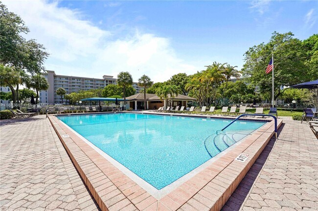 Building Photo - 2671 S Course Dr