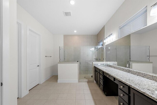 Building Photo - 16705 Horondelle Dr