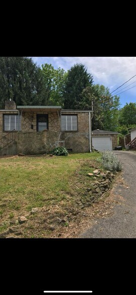 Building Photo - 807 Potomac Ave