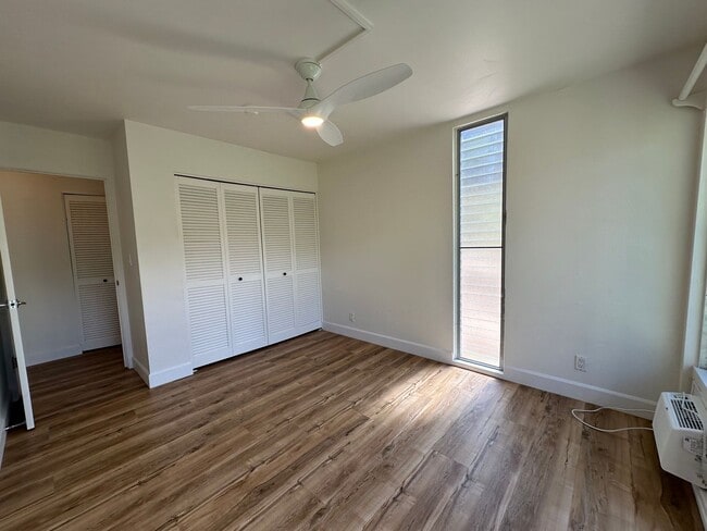 Building Photo - Spacious, Fully Renovated, 3 bedroom 2 bat...