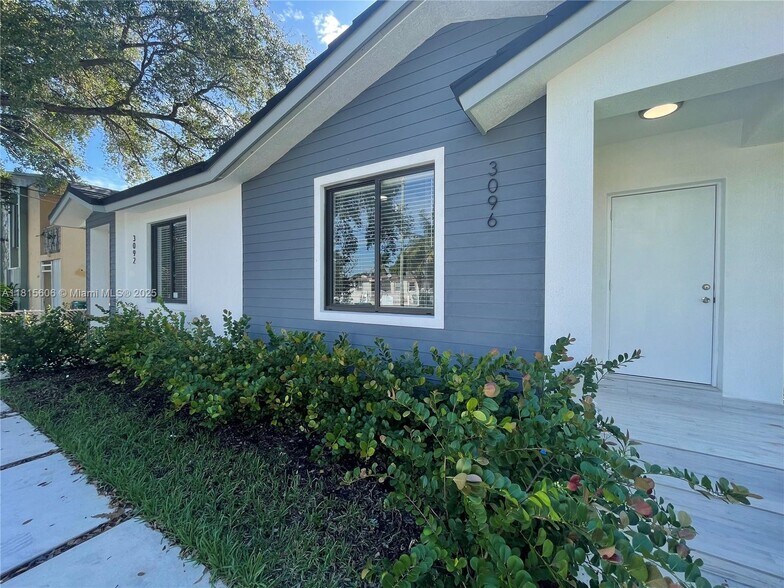 Primary Photo - 3096 NW 27th St