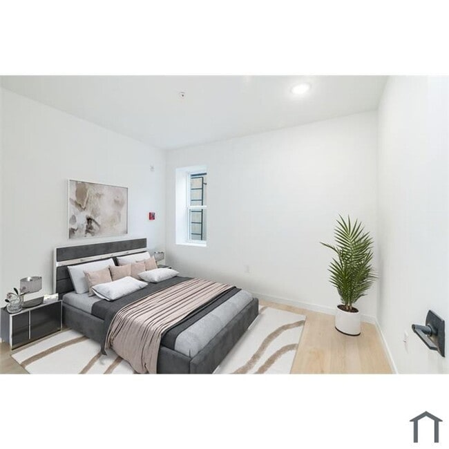 Building Photo - 2717 N Howard St