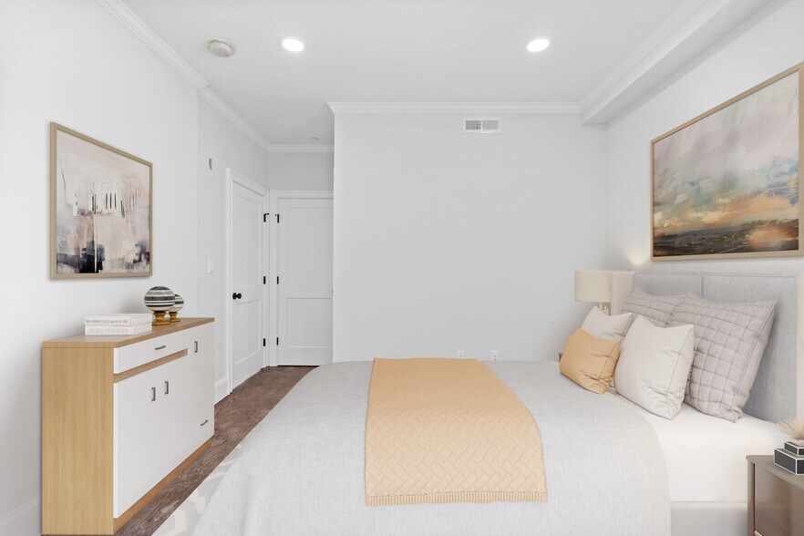 Building Photo - 128 Longwood Ave