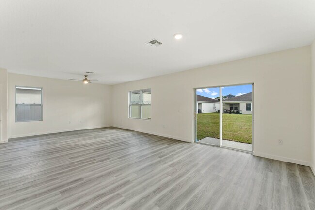 Building Photo - Stylish 4-Bedroomf in Summerly, Saint Cloud - Minutes from Lake Nona. Available after August 10!