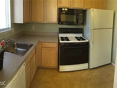 Building Photo - 1610 Orchard Dr