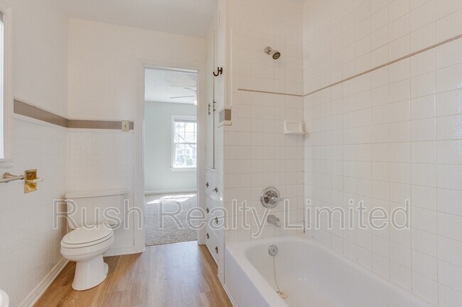 Building Photo - 3703 S Sherman St