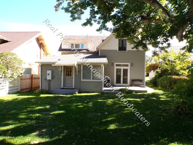 Building Photo - House For Rent