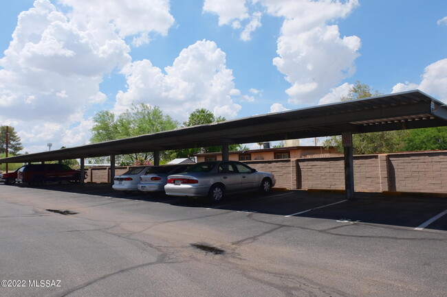 Building Photo - 6625 E Golf Links Rd