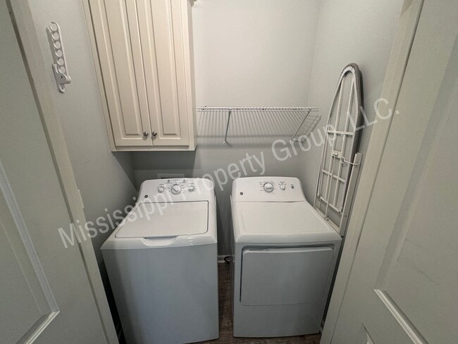 Building Photo - 3BR/2BA Home