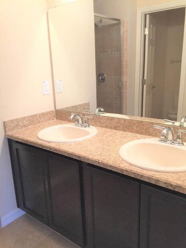 Building Photo - 1012 Dossey Oaks Lane Lakeland FL 33811