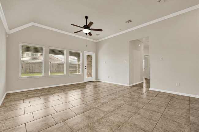 Building Photo - 2414 Willow Fall Ln