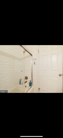 Building Photo - 19 Pershing Ave