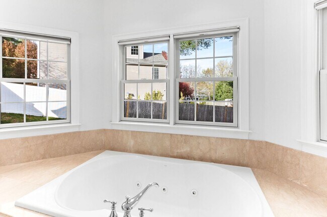 Building Photo - 5 Neff Dr