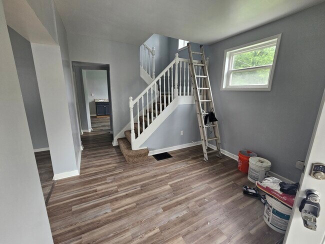 Building Photo - 3154 River Rd