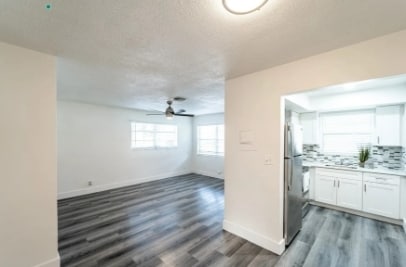 Building Photo - 4111 SW 24th Ct