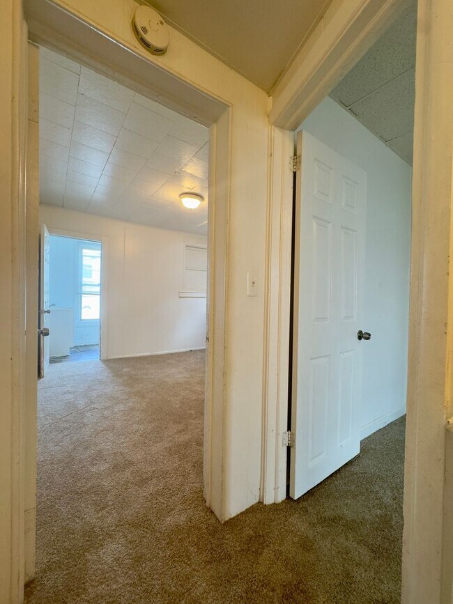 Building Photo - Charming 2BR/1BA Townhome in Canton/Upper Fells, Baltimore, MD!