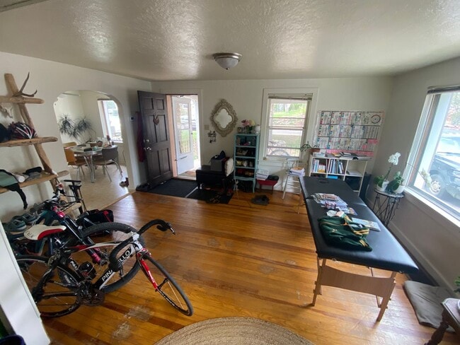 Building Photo - Quiet Corner Lot House with Large Backyard