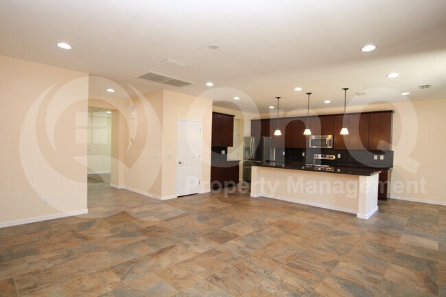 Building Photo - 1465 E Ibis St