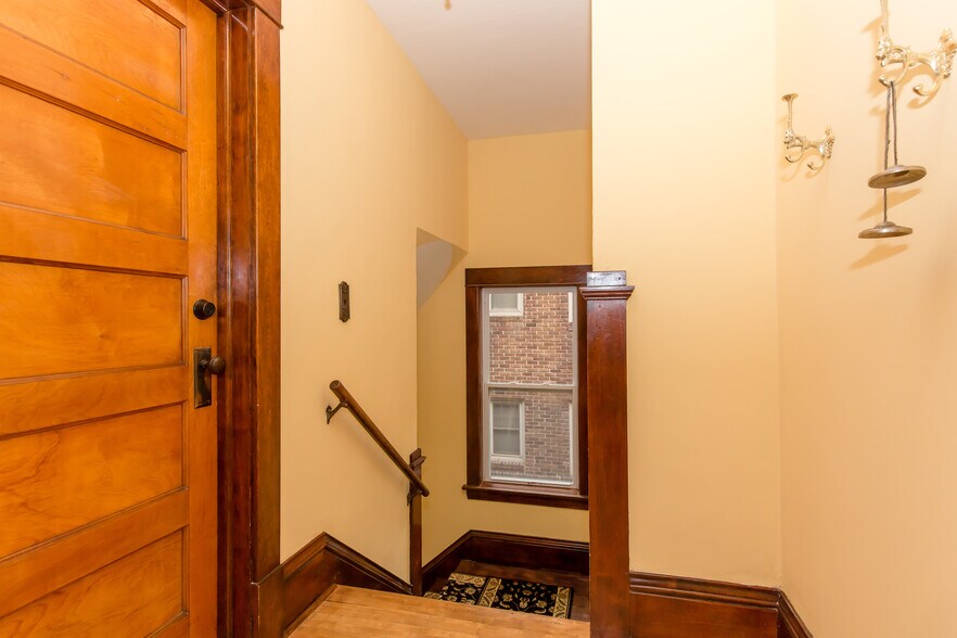 Front Staircase Landing - 715 5th St SE