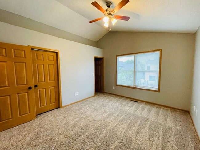 Building Photo - 8575 Fernbrook Dr