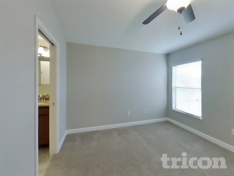 Building Photo - 13185 Green Violet Dr