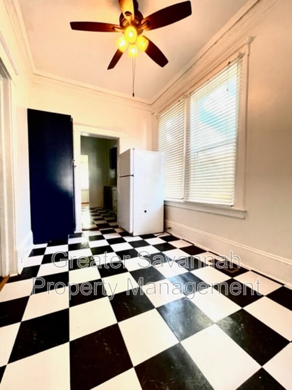 Building Photo - 637 E 39th St