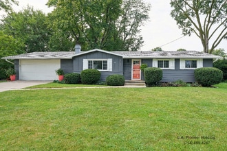 Building Photo - 8602 Urbandale Ave