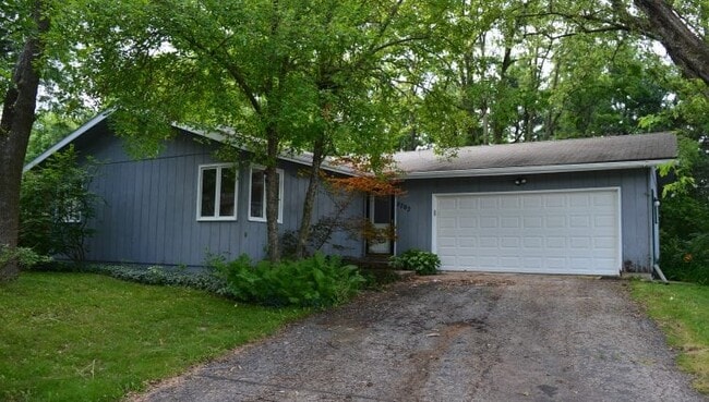 Building Photo - 2702 Homestead Rd