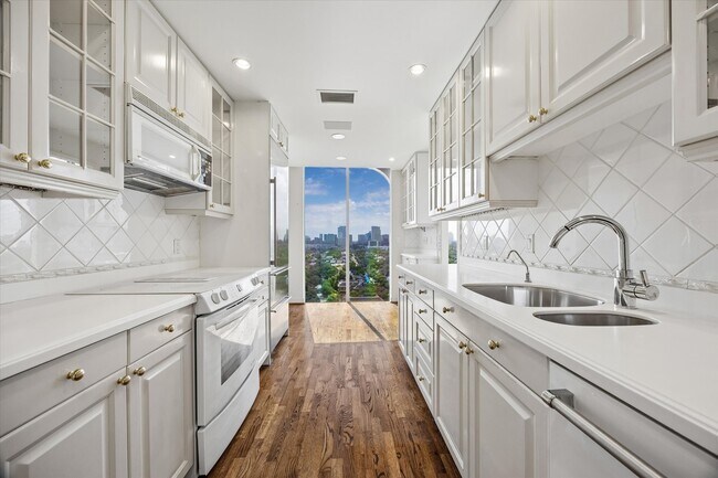 Building Photo - 3711 San Felipe St